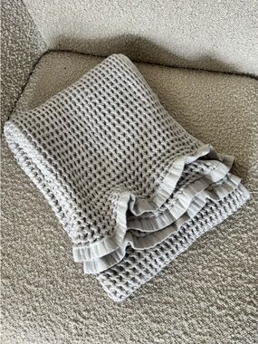 Casluna Waffle Knit Bath Towel - Light Gray